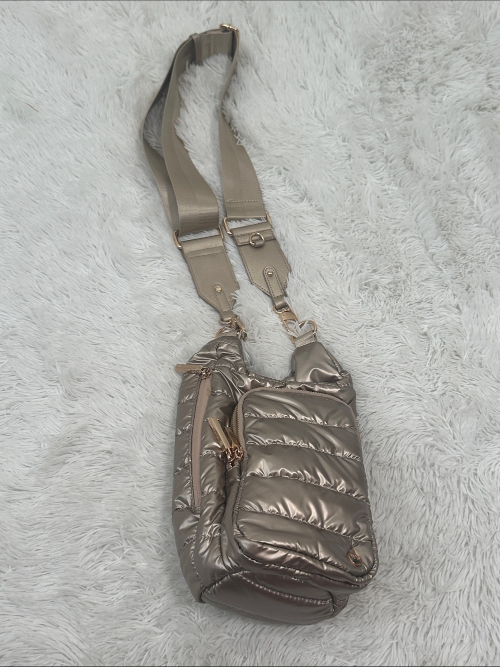 ❤️ NWOT Wanderfull Hydro Crossbody Bag